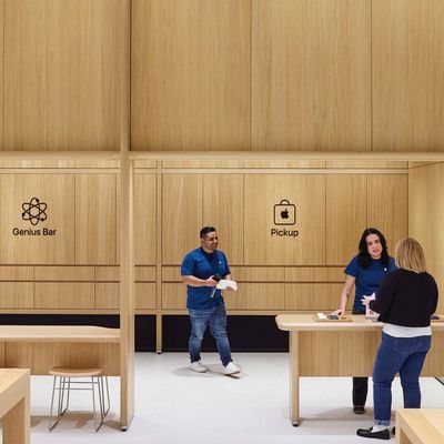 Apple Miami Worldcenter Genius Bar Apple Pickup Area