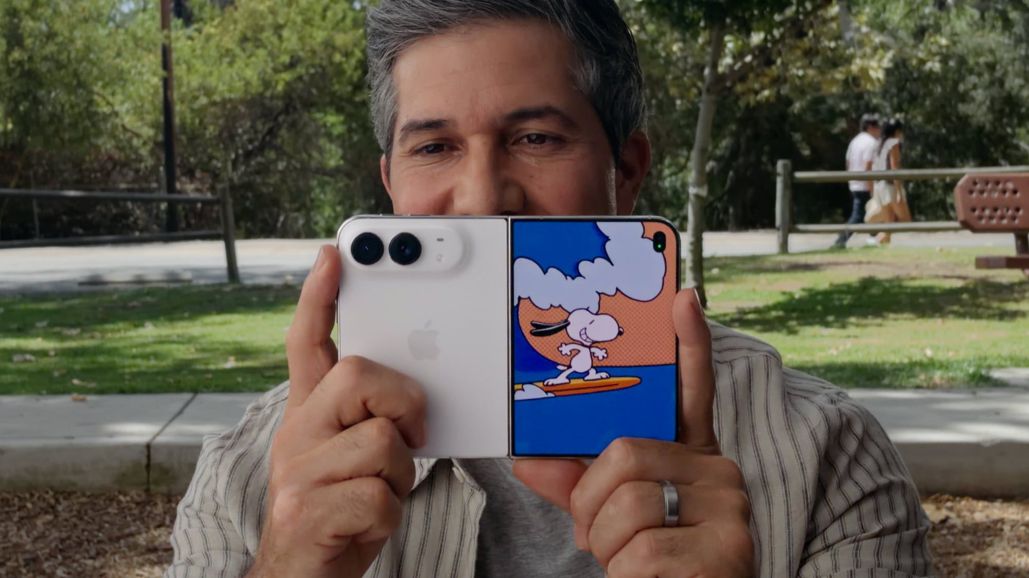iPhone Duo: Get Kids and Pets to Look at the Camera - MacRumors