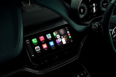 Aston Martin Apple CarPlay Ultra 07
