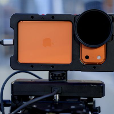 iPhone 17 Pro MLB Rig