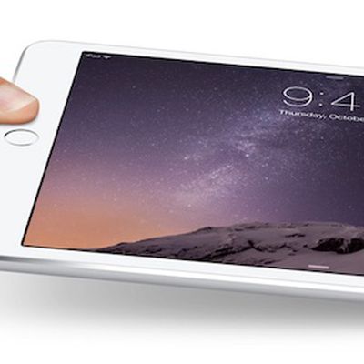ipad mini 3 hand