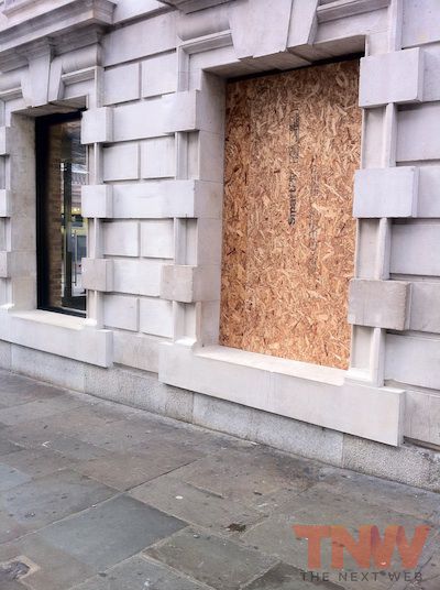 covent garden robbery boarded window