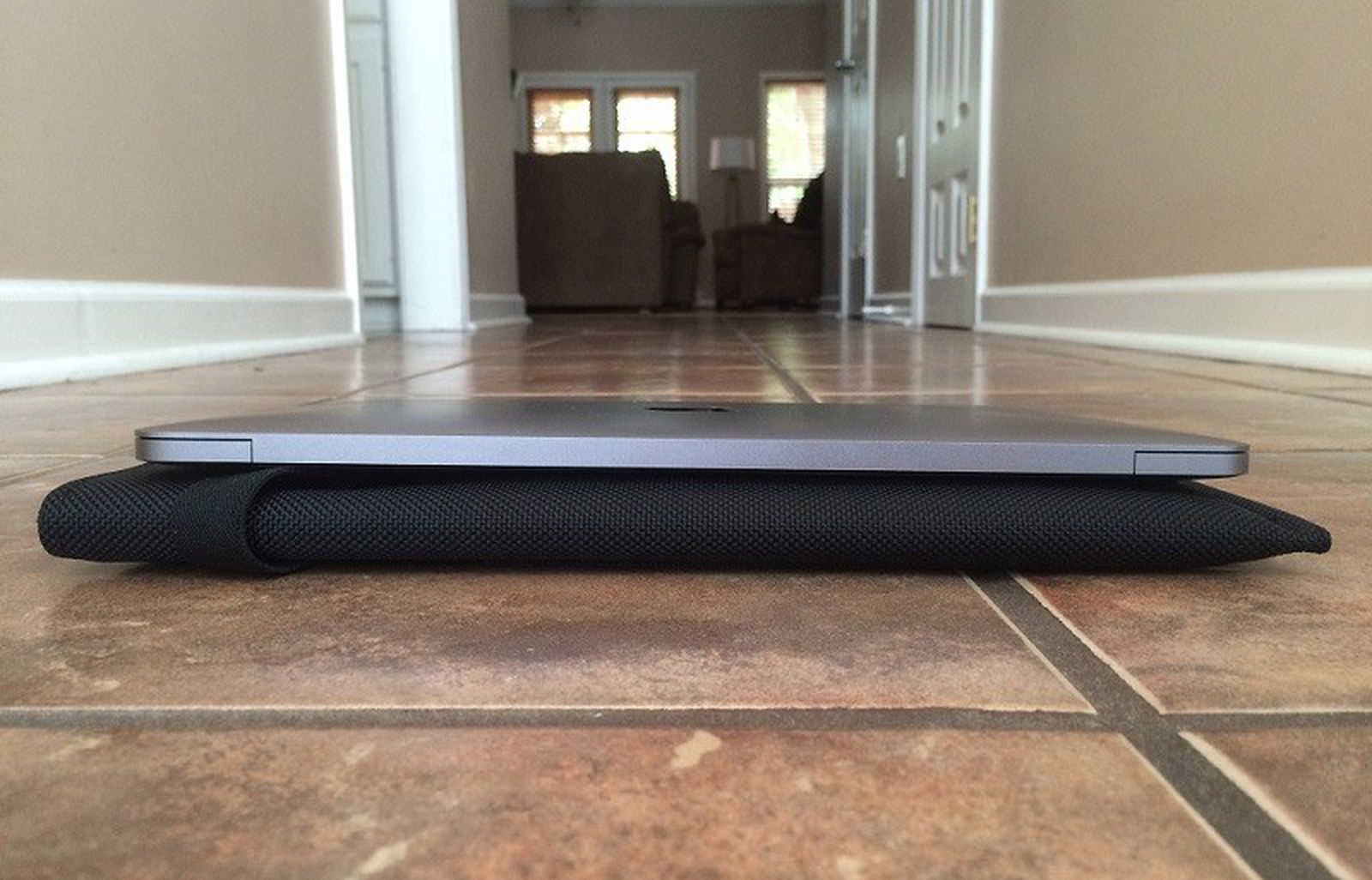 Waterfield Dash MacBook Sleeve Review Slim With Adequate Protection waterfield-dash-macbook-sleeve-review-slim-with-adequate-protection