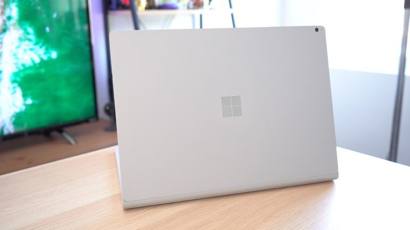 Apple's MacBook Pro vs. Microsoft's Surface Book 2 - MacRumors
