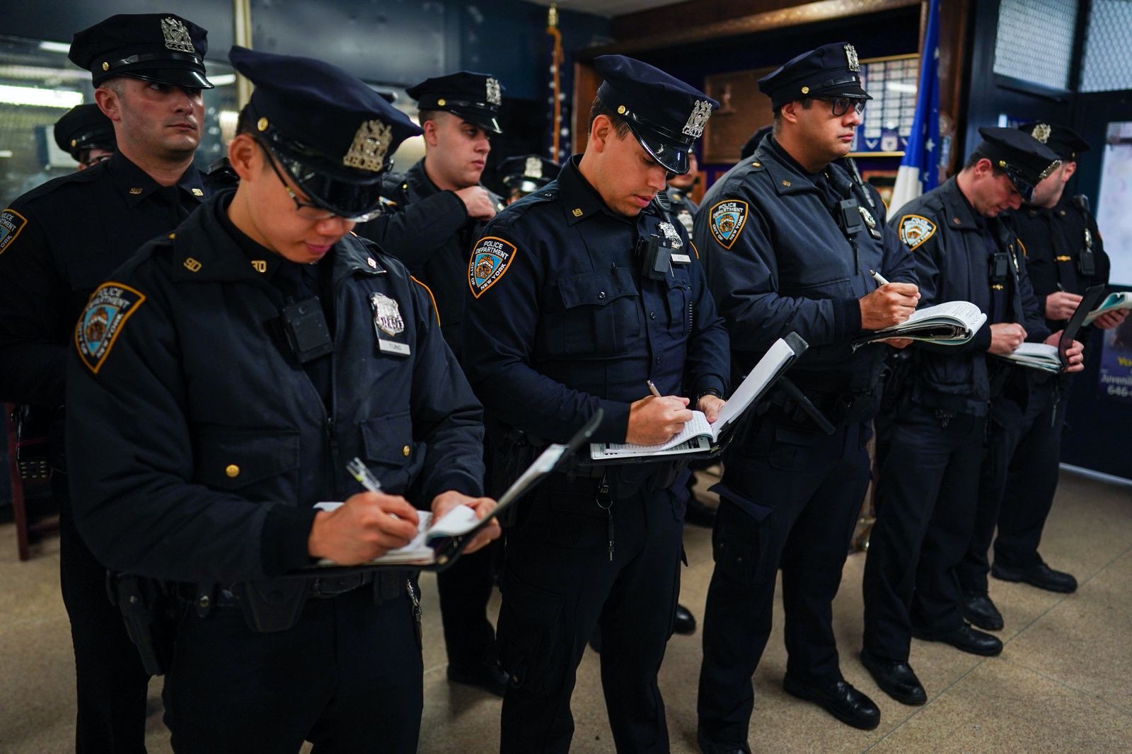NYPD Abandons Paper Memo Books for New iPhone App MacRumors