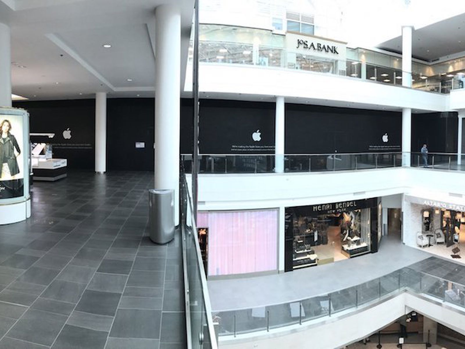 inside the pentagon mini mall