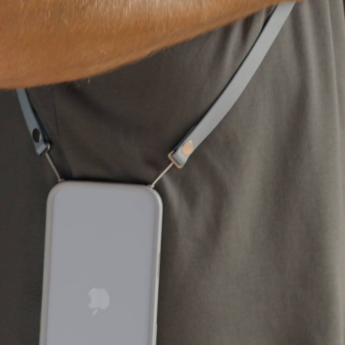 iPhone Air Bumper & Crossbody Strap セット iPhone Air Gets New Accessories: MagSafe Case, Bumpers, and