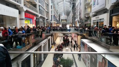 eaton_centre_iphone_6_line