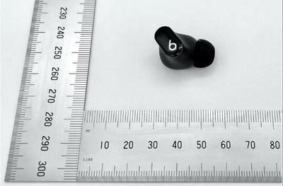 beats studio buds size 2