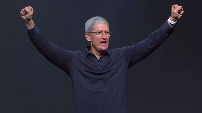 tim cook celebrates clean