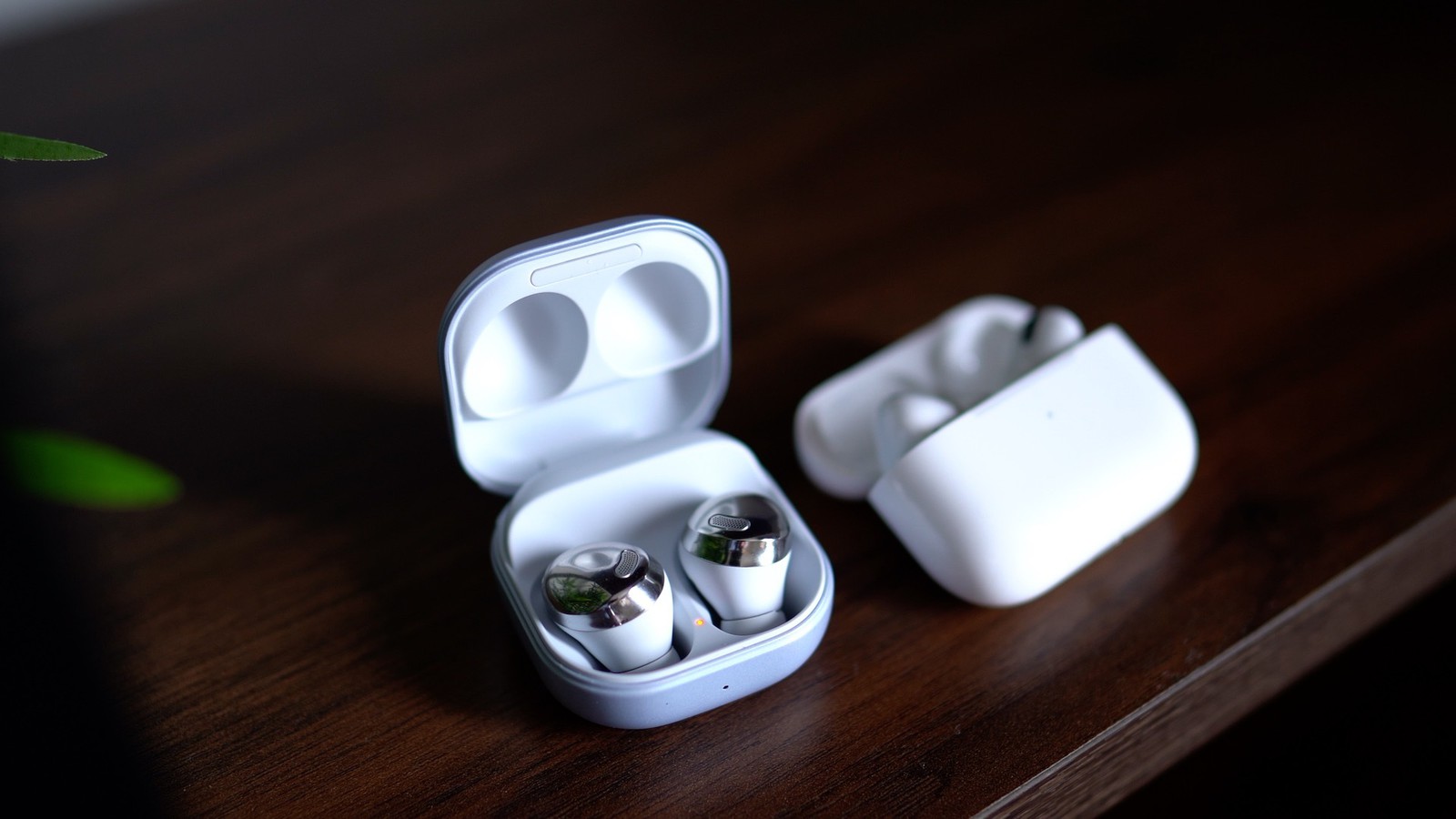 samsung galaxy buds vs airpods 2