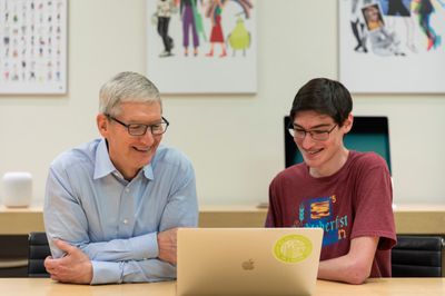 tim cook apple store florida