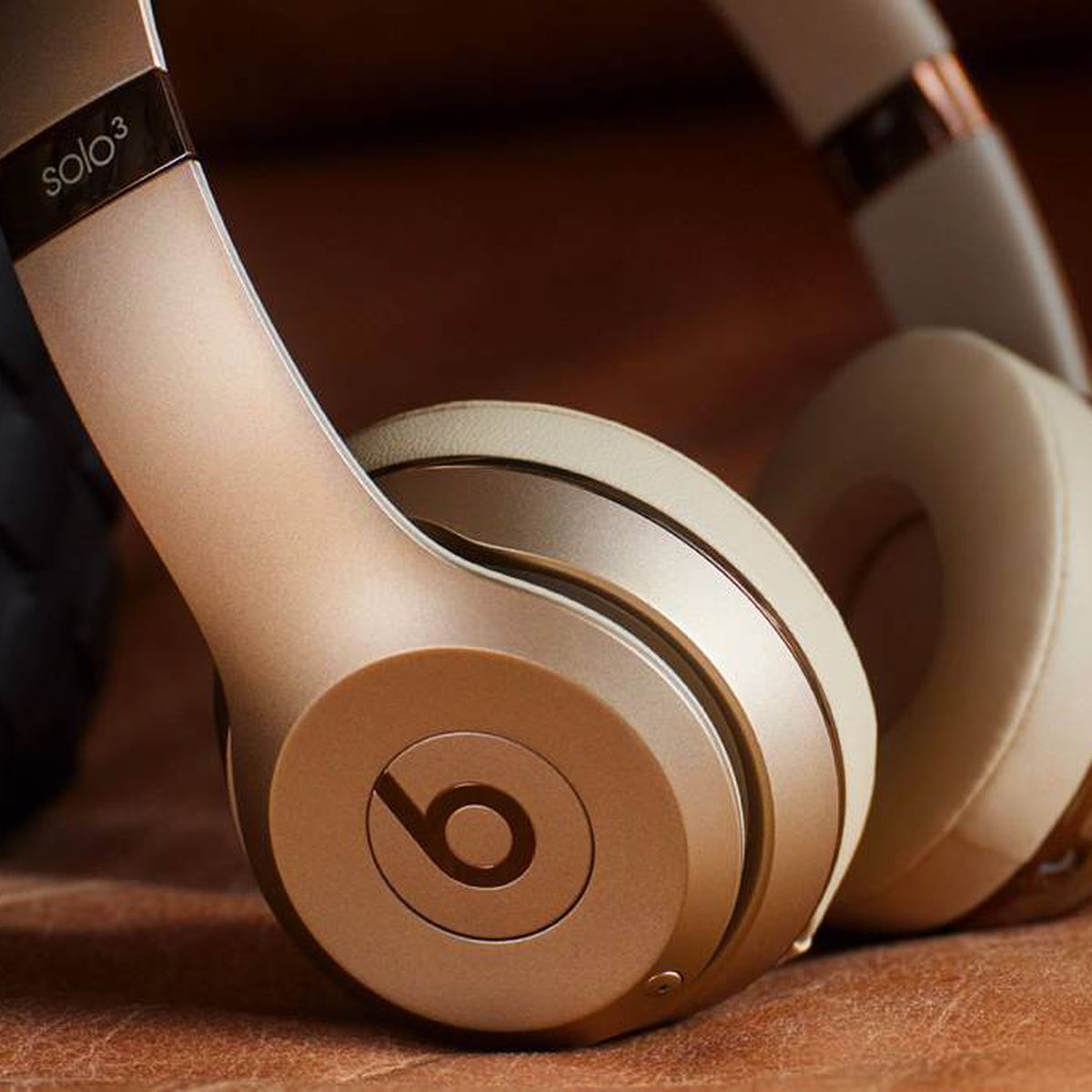beats solo3 wireless サテンゴールド Beats Solo3 Wireless On-Ear Headphones, Apple W1 Chip, Satin Gold