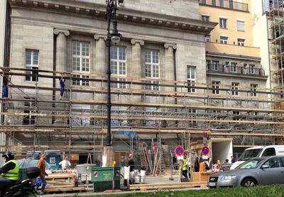 apple_store_berlin_scaffolding