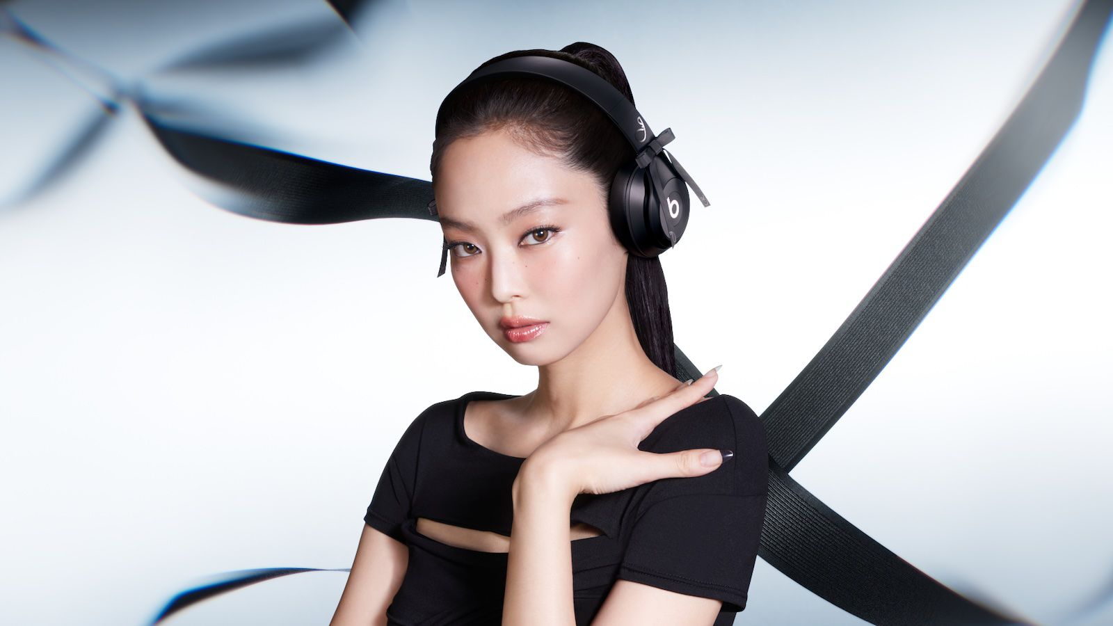 Beats and JENNIE Debut Special Edition Onyx Black Solo 4 Headphones ...