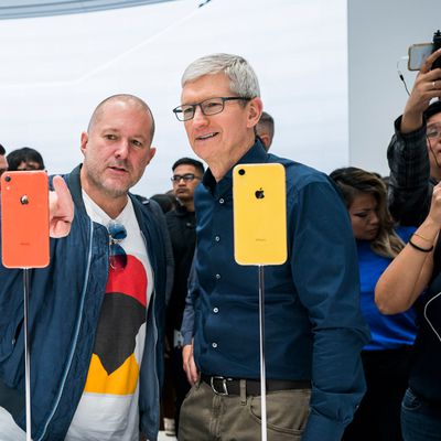 jony ive tim cook steve jobs theater