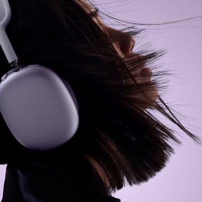 AirPods Max 2 Lifestyle Shot