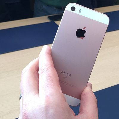 iPhone SE hands on 1