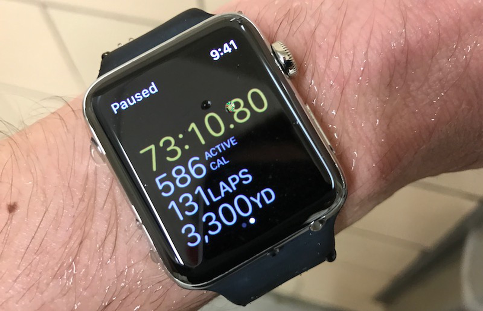 can i swim with an apple watch series 3