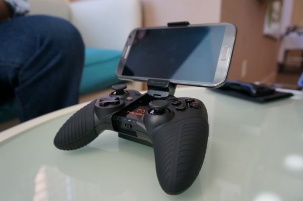 image of potential logitech mfi controller leaked image