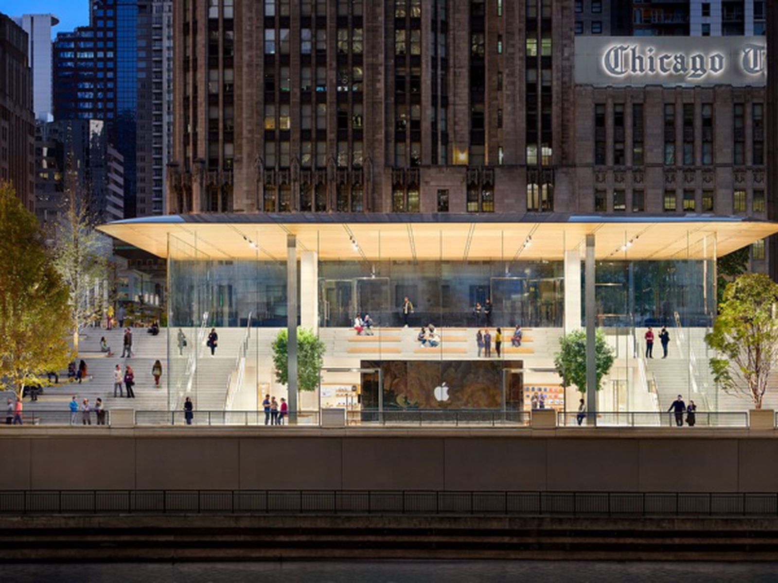 Chicago's new Apple store - City