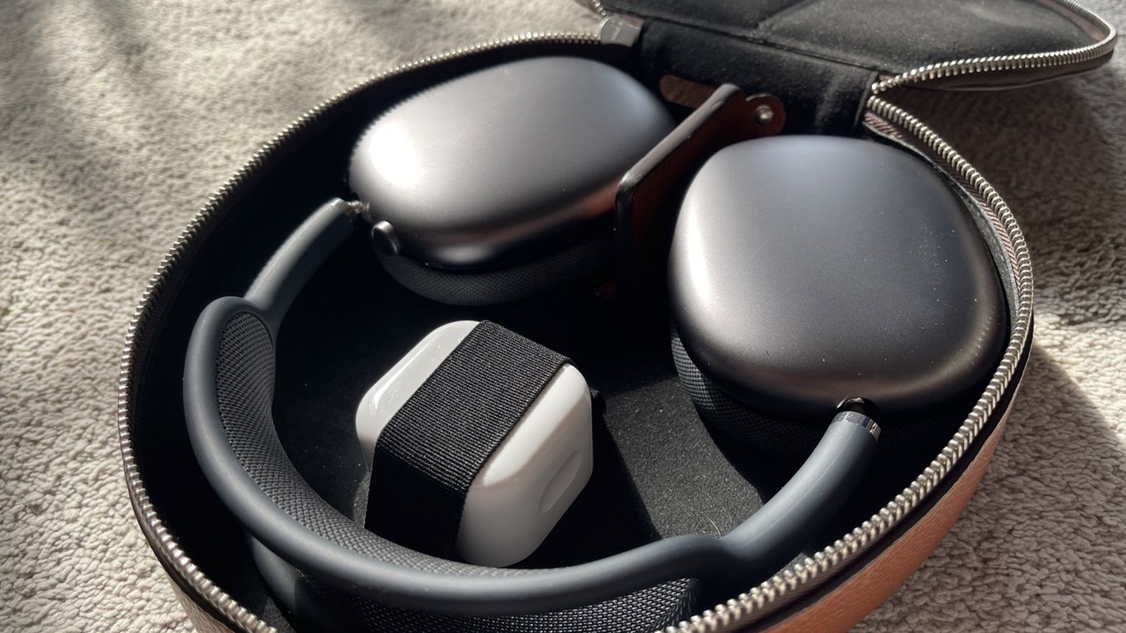 Woolnut Leather Case for AirPods Max Review