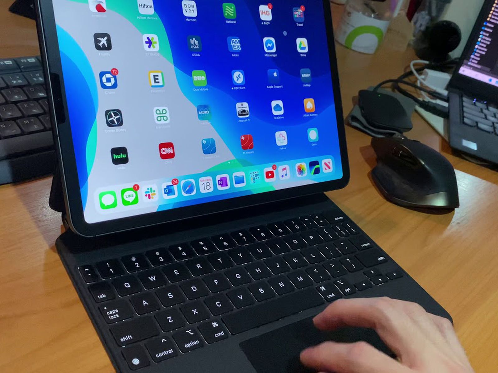 First Magic Keyboard for iPad Pro Hands-On Videos Appear Online