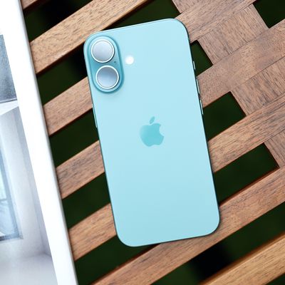 iphone 16 hands on back