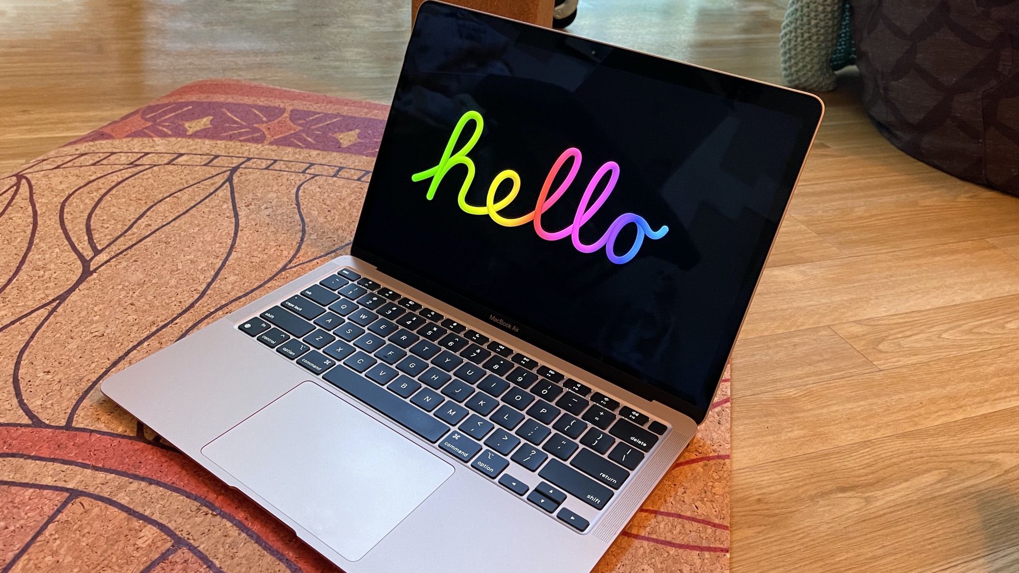 Apple adds a new “Hello” screen saver to macOS Big Sur 11.3