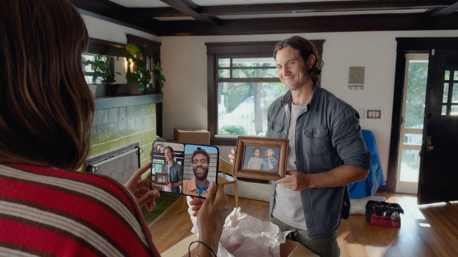 Why Can't iPhone Duo Users Make Eye Contact on FaceTime? - MacRumors