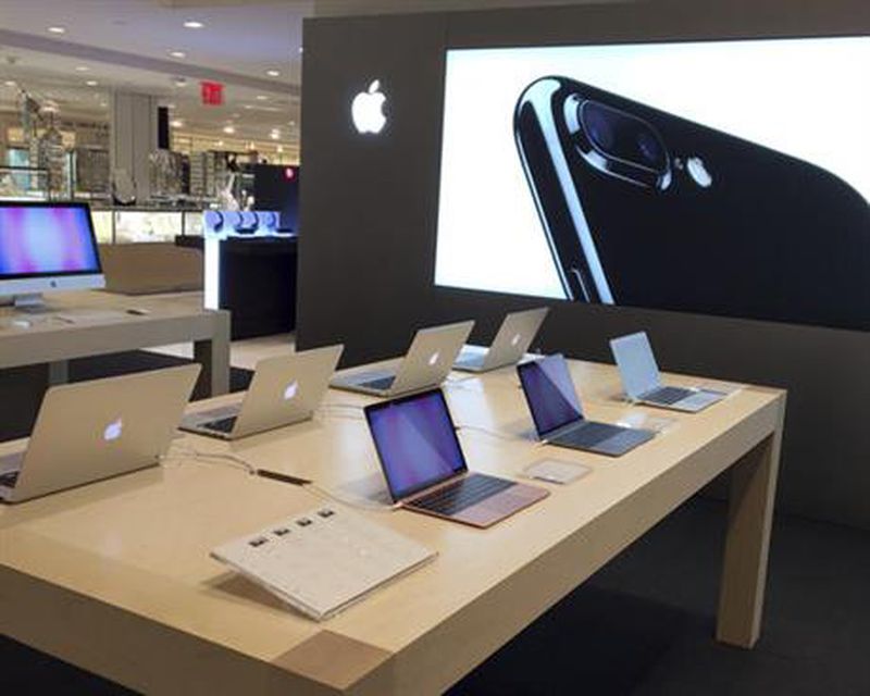 Macy S Becomes First U S Department Store With Dedicated Apple