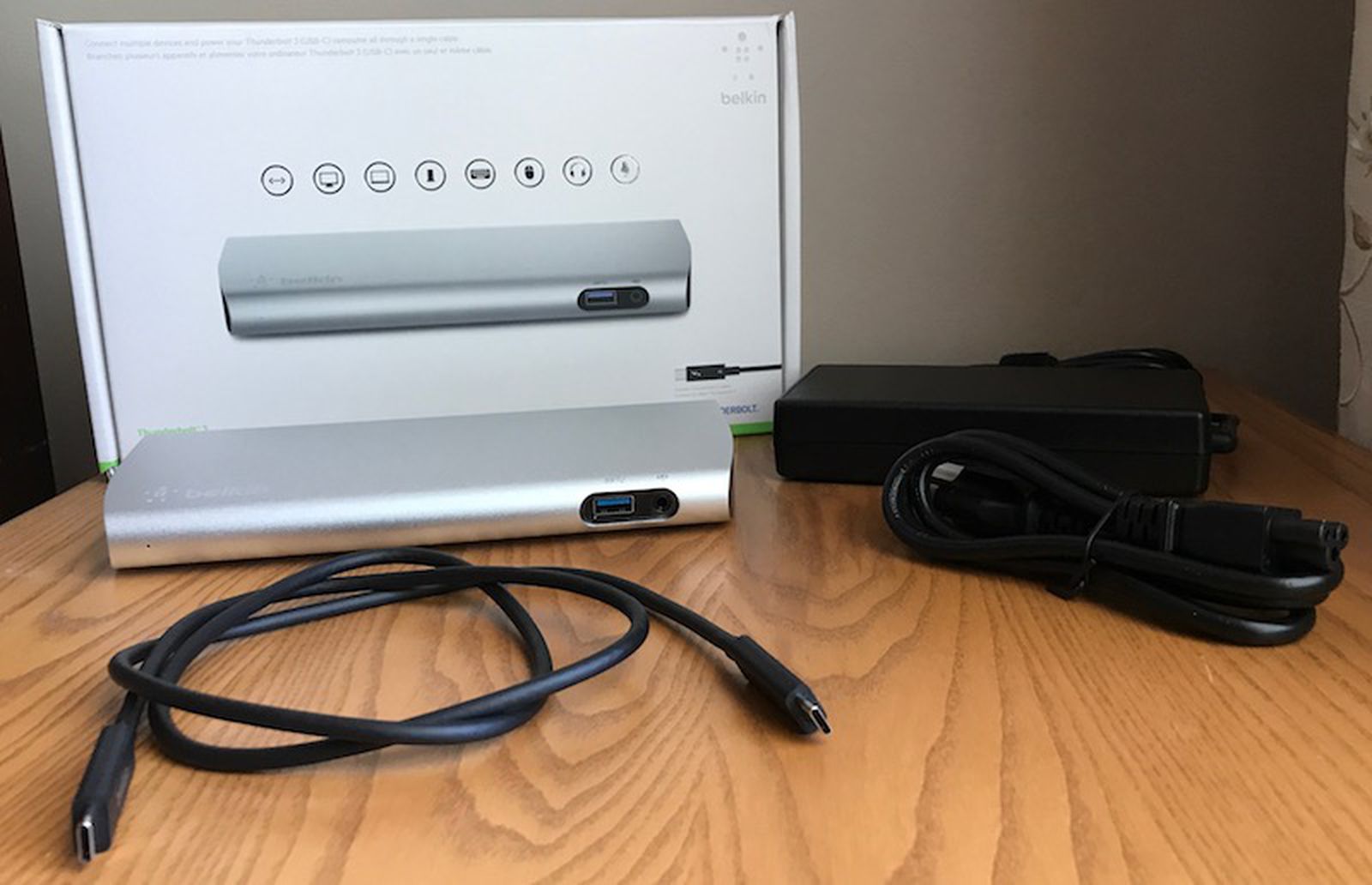 Review Belkin S 350 Thunderbolt 3 Express Dock Hd Looks Great But Could Use More Ports Macrumors