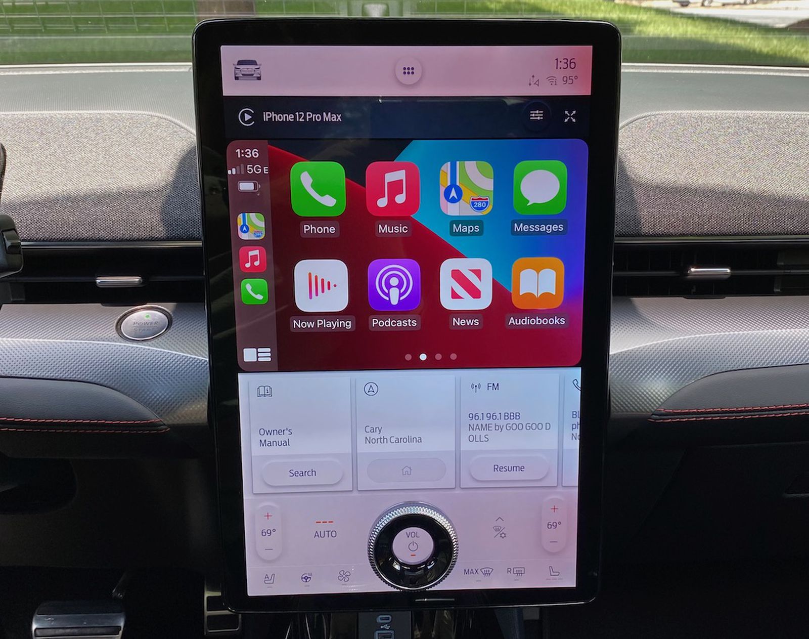 Ford mustang carplay