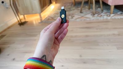 yubikey in hand size