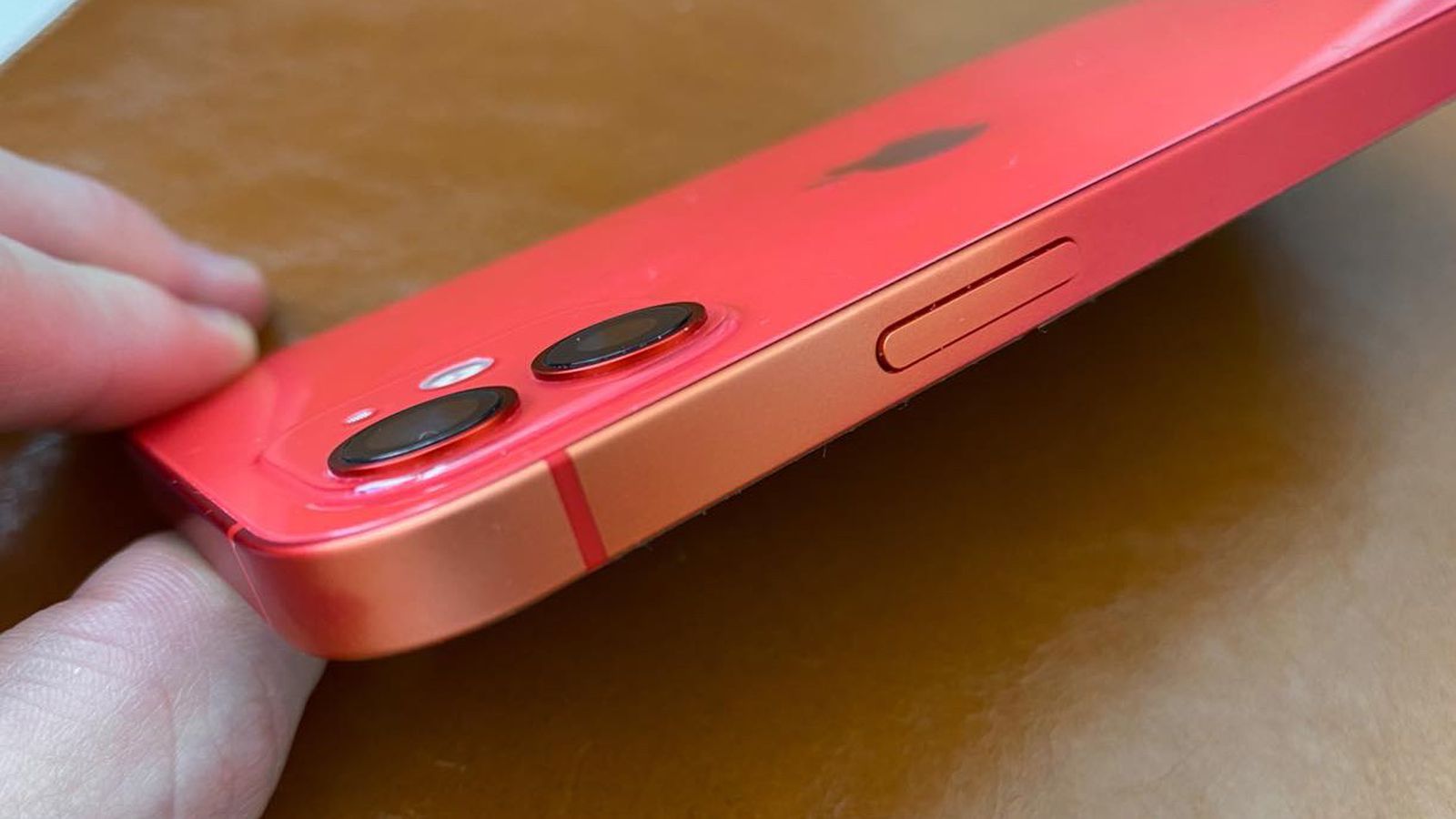 Some iPhone 11 and iPhone 12 models lose their aluminum body color