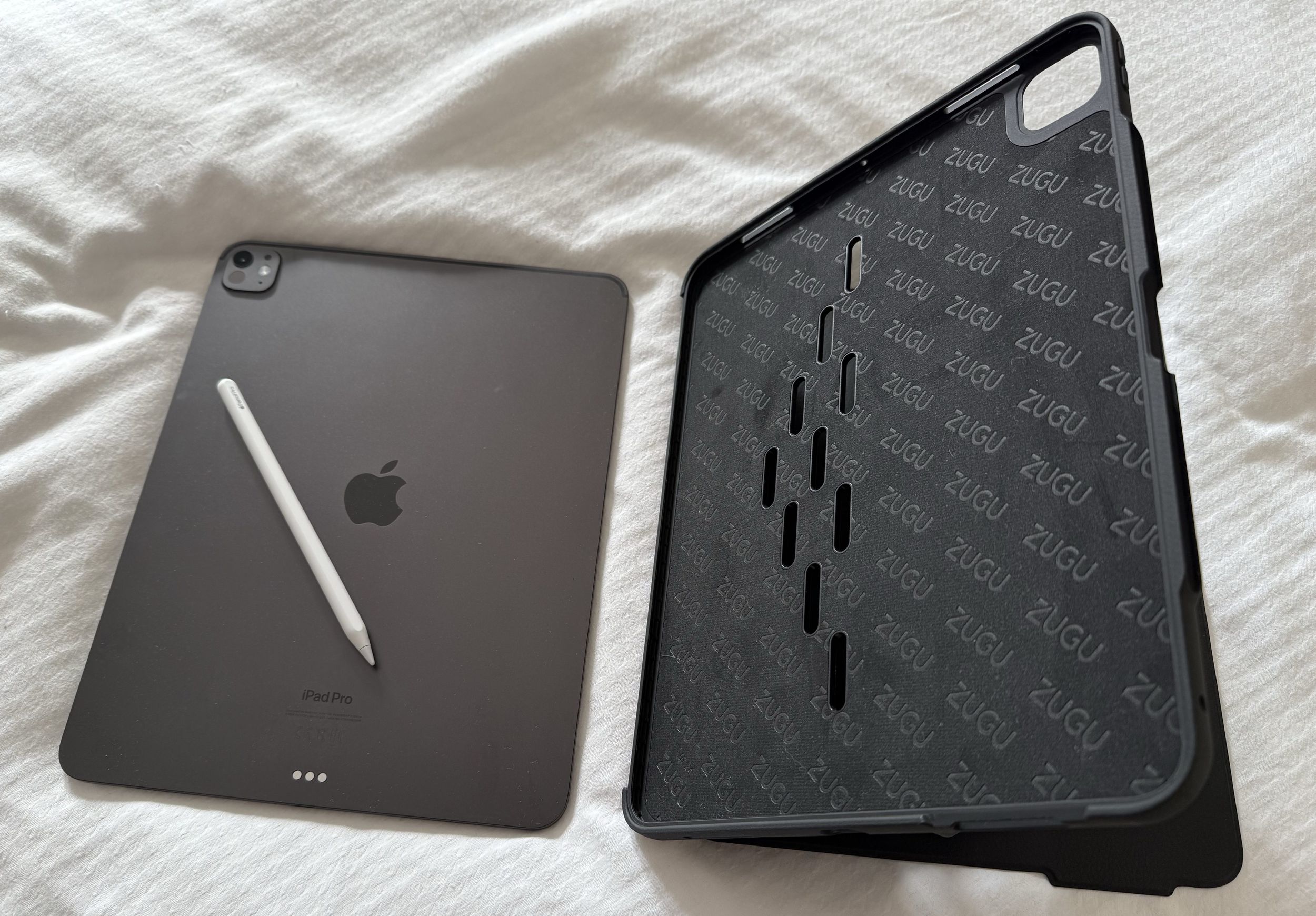 Zugu Case iPad Pro 13 M4 2024 - Black