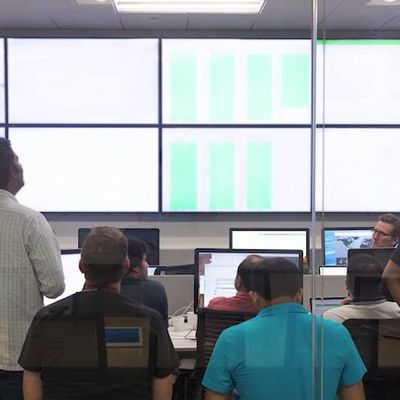 apple preorder war room