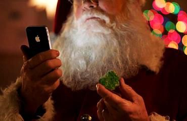 apples celebrity iphone 4s ads score well with viewers image