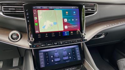 2022 wagoneer carplay dashboard