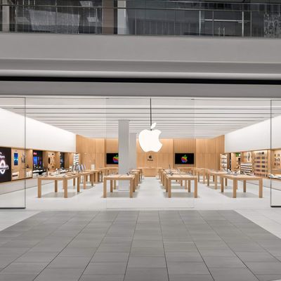 Apple Del Amo scaled