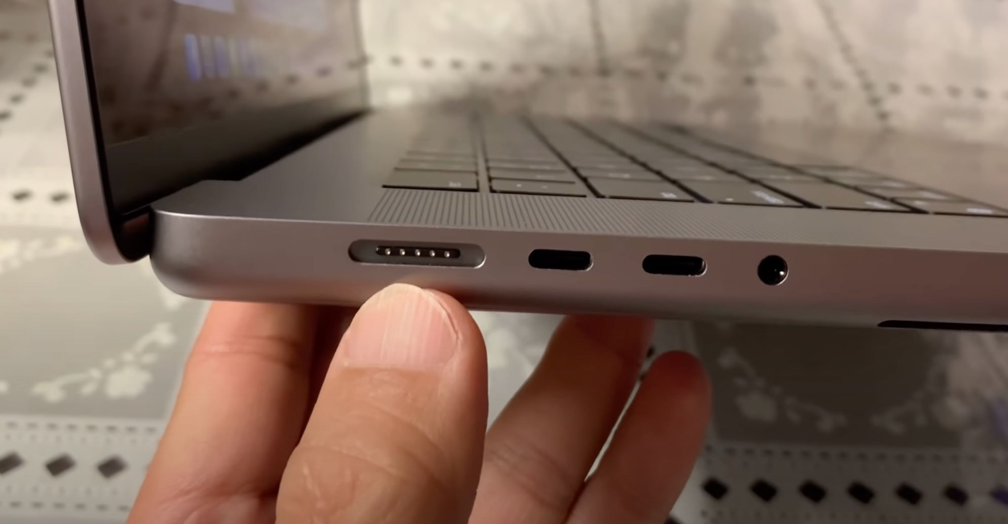 New Video Provides Extensive Hands-on Look at New 16-inch MacBook Pro