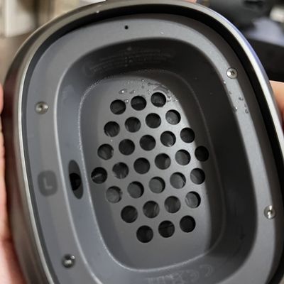 airpods max condensation