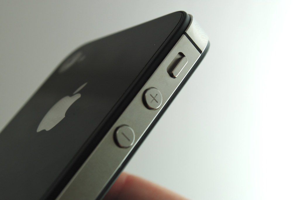 gurman iphone 16 pro haptic buttons image