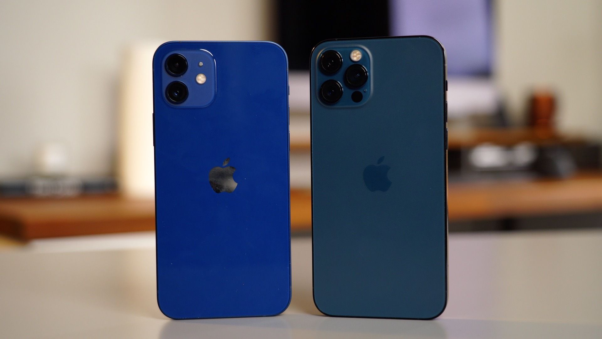 photo of Hands-On Comparison: iPhone 12 vs. iPhone 12 Pro image
