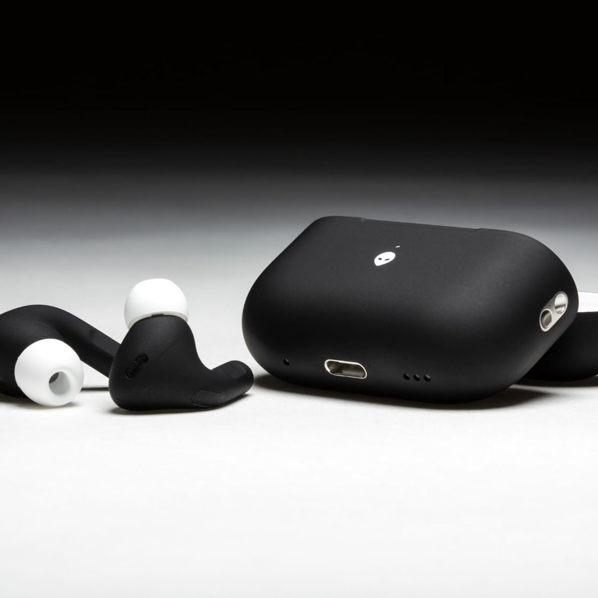 colorware-airpods-pro-usb-c-1.jpg