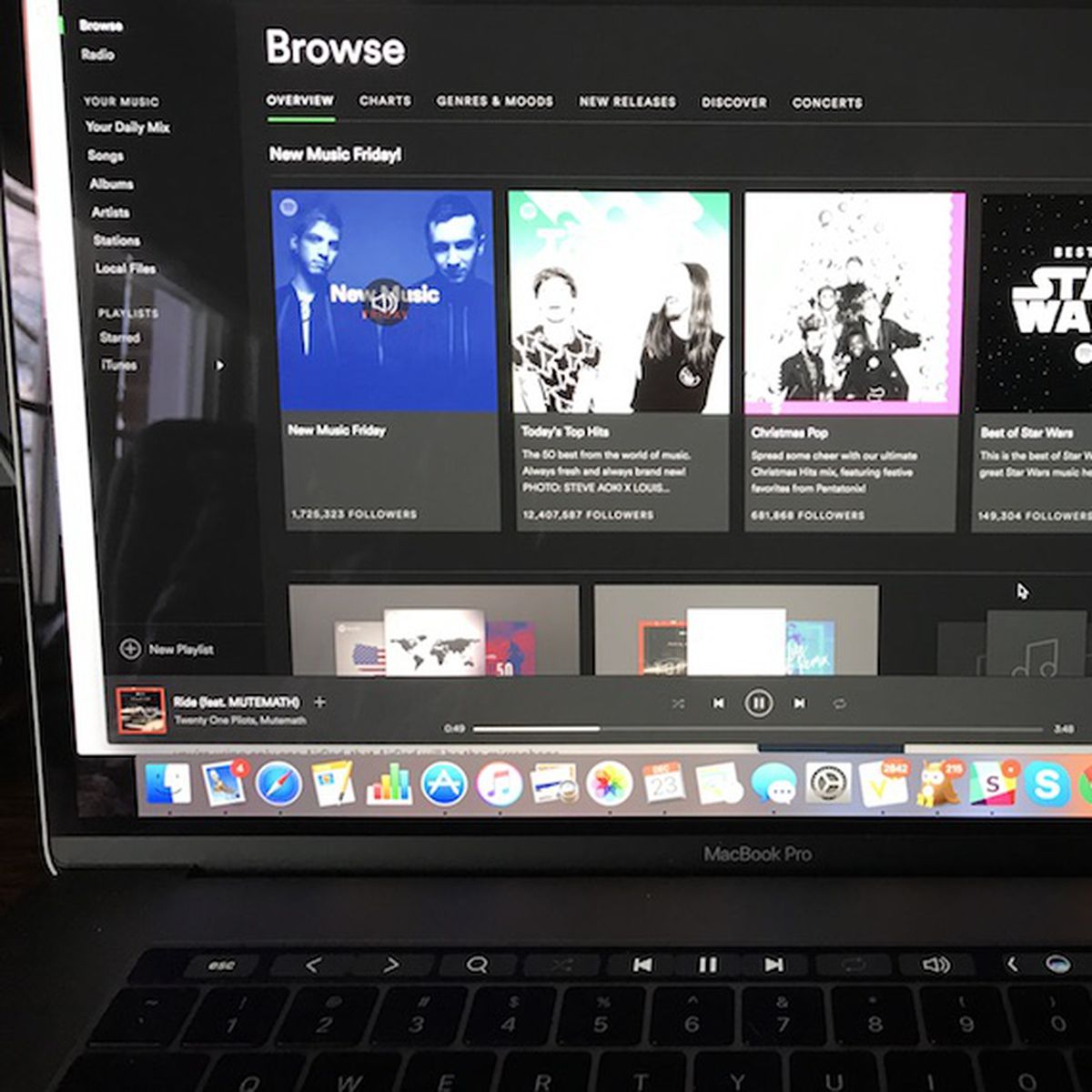 macbook pro spotify