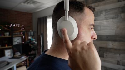 sony headphones 3 - هدفون WH-1000XM5 جدید سونی در مقابل ایرپاد مکس اپل