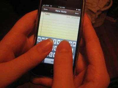 Are Long Fingernails Compatible with iPhone? - MacRumors