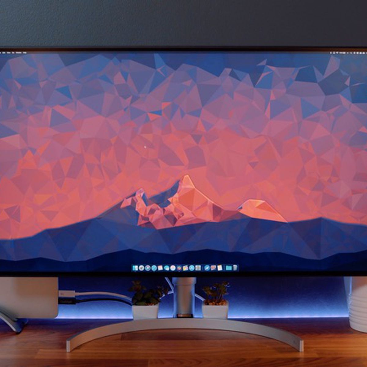 Hands-On With LG's Latest UltraFine 4K Display With Thunderbolt 3