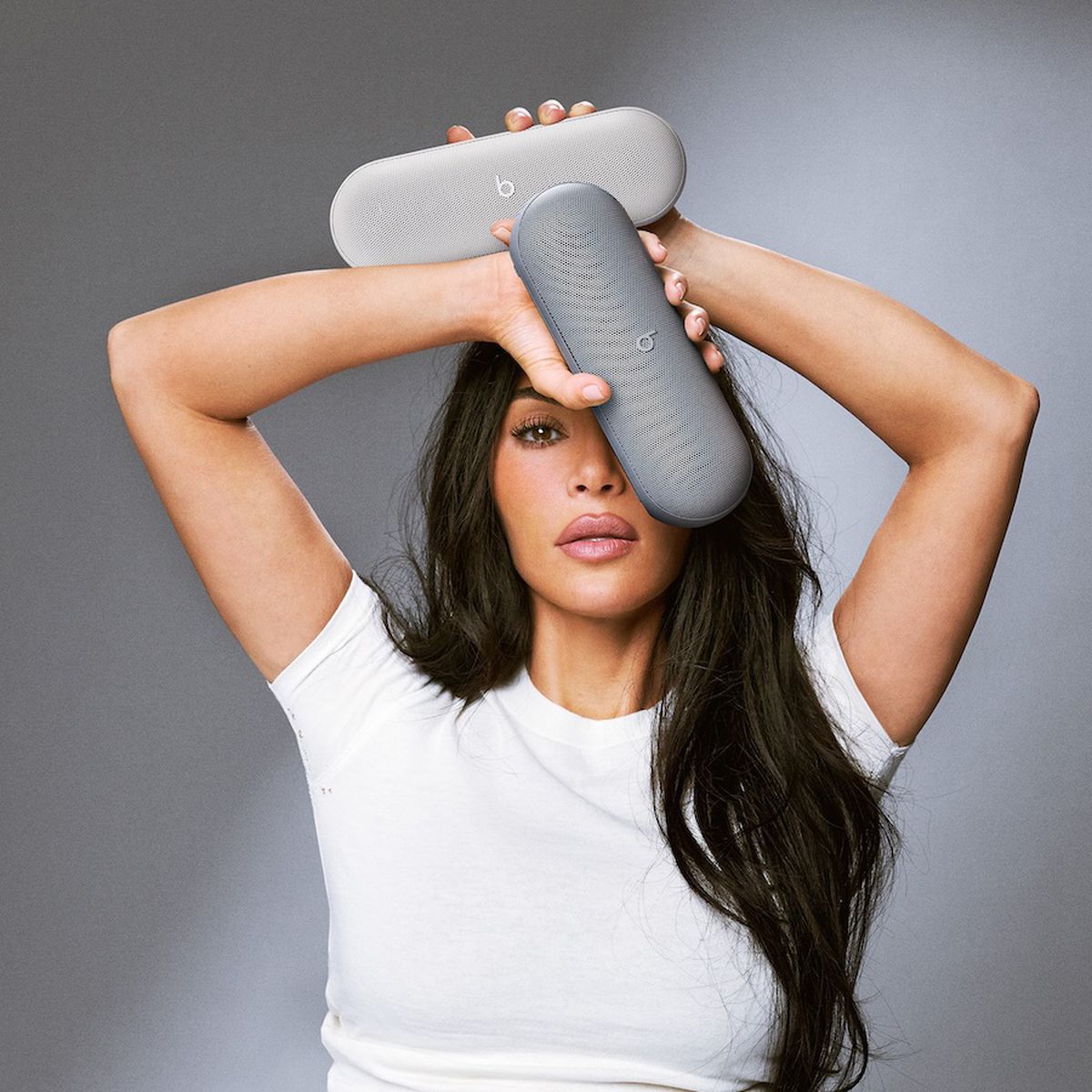 kim-kardashian-beats-pill.jpg